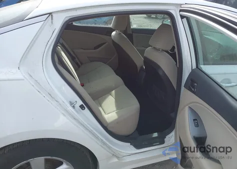 2015 Kia Optima Lx z USA, uszkodzony, nr VIN KNAGM4A72F5644145